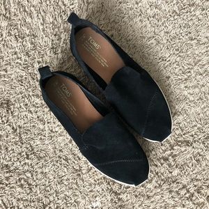 Barely Used Black Suede Women’s Toms